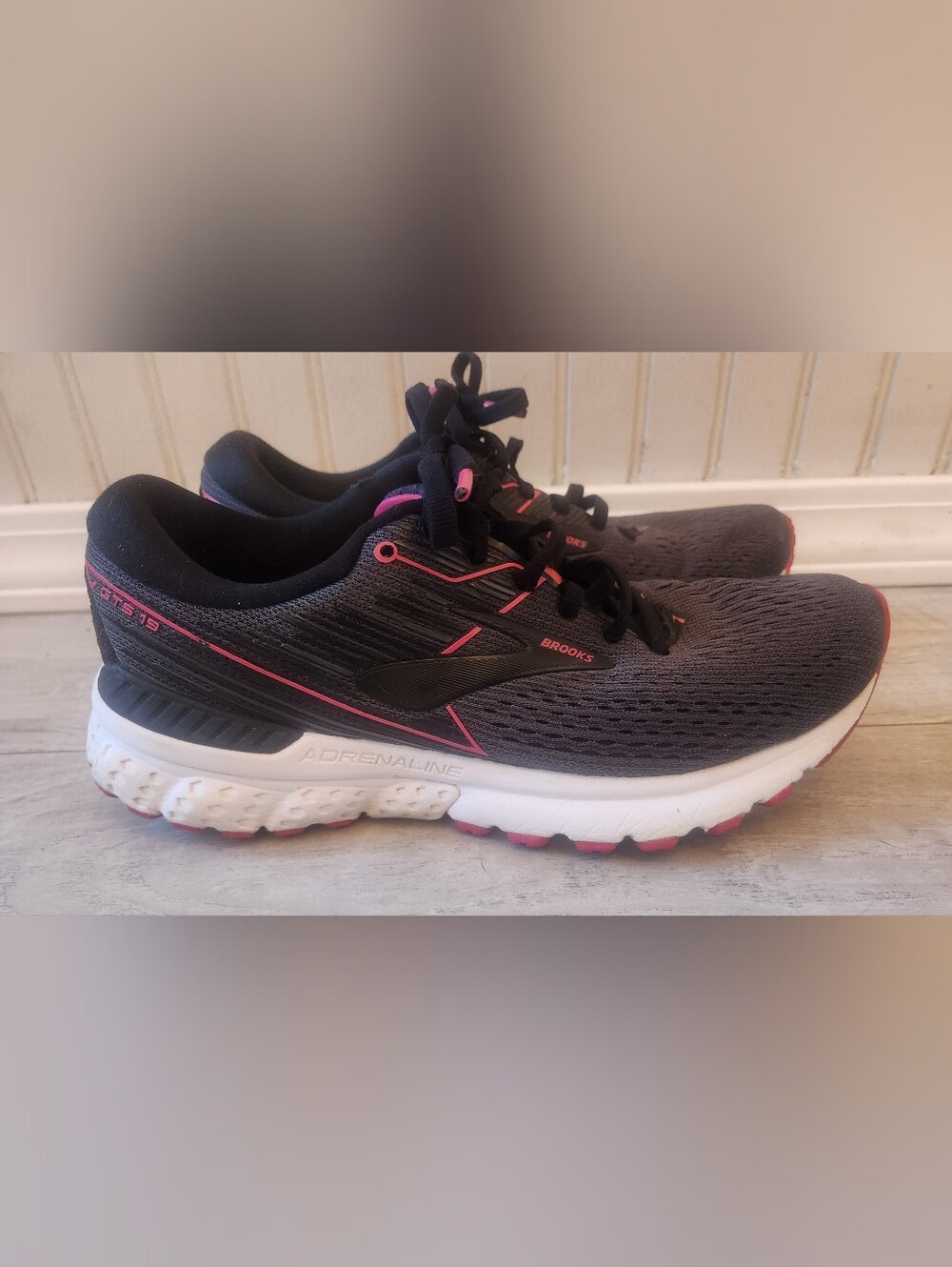 Brooks Adrenaline GTS 19 Women's Running Shoes Black Pink Sz 7 1/2